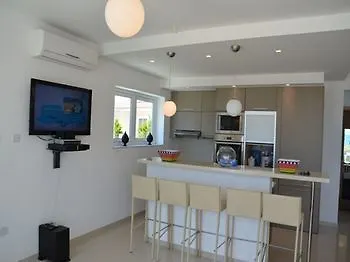 Sunrise Frontline Apartment *