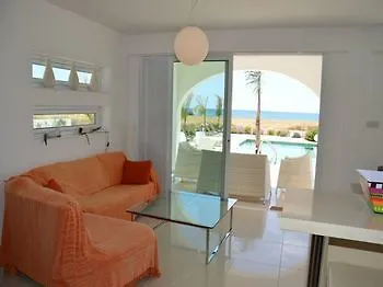 Sunrise Frontline Apartment *