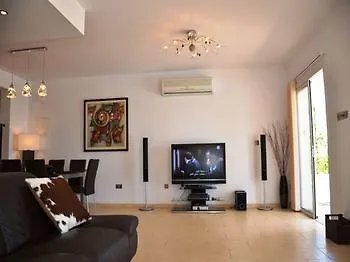 Sunrise Frontline Apartment